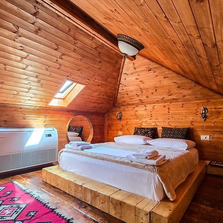 Silver Hill Guesthouse Гірокастра Екстер'єр фото