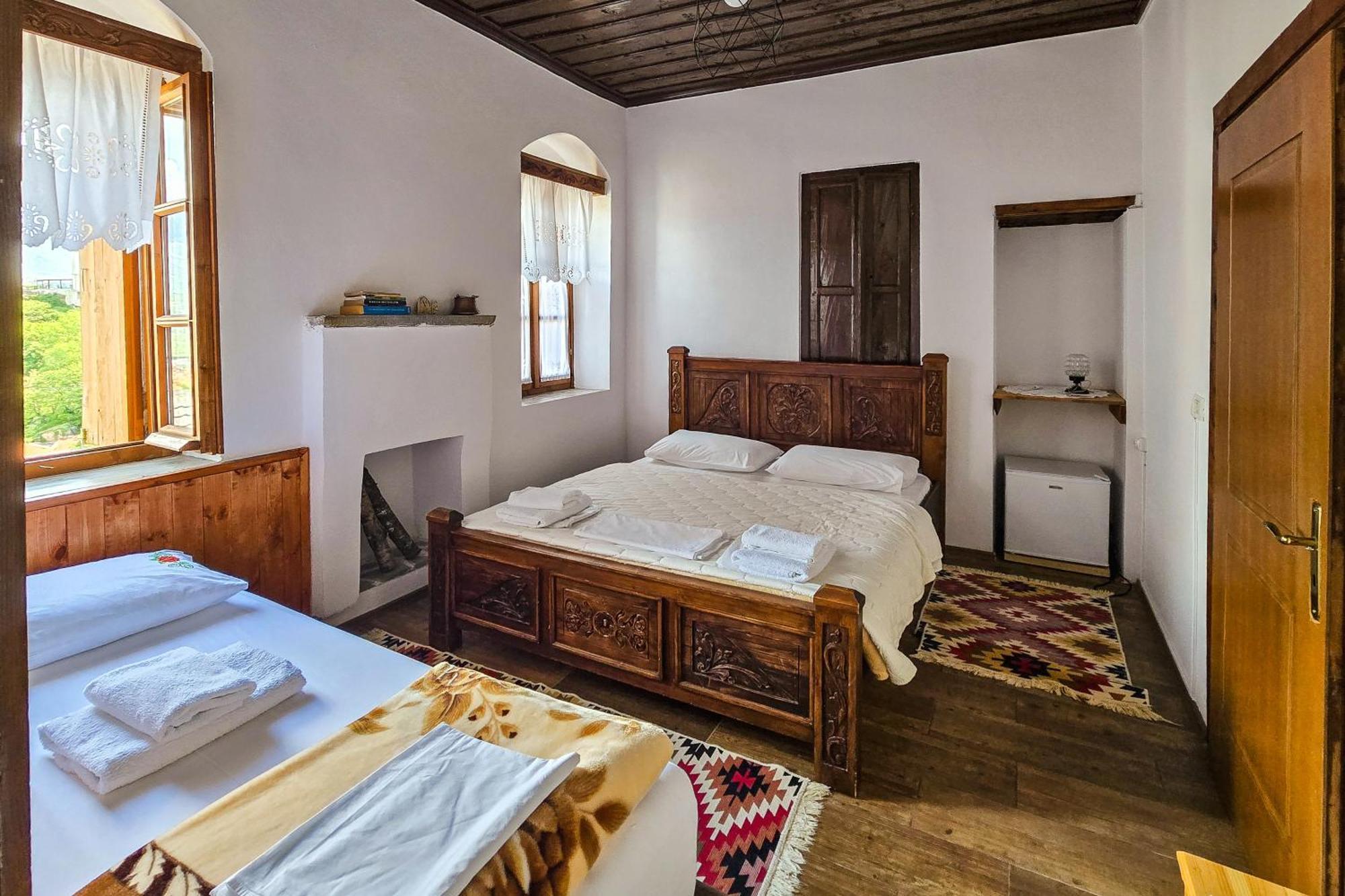 Silver Hill Guesthouse Гірокастра Номер фото