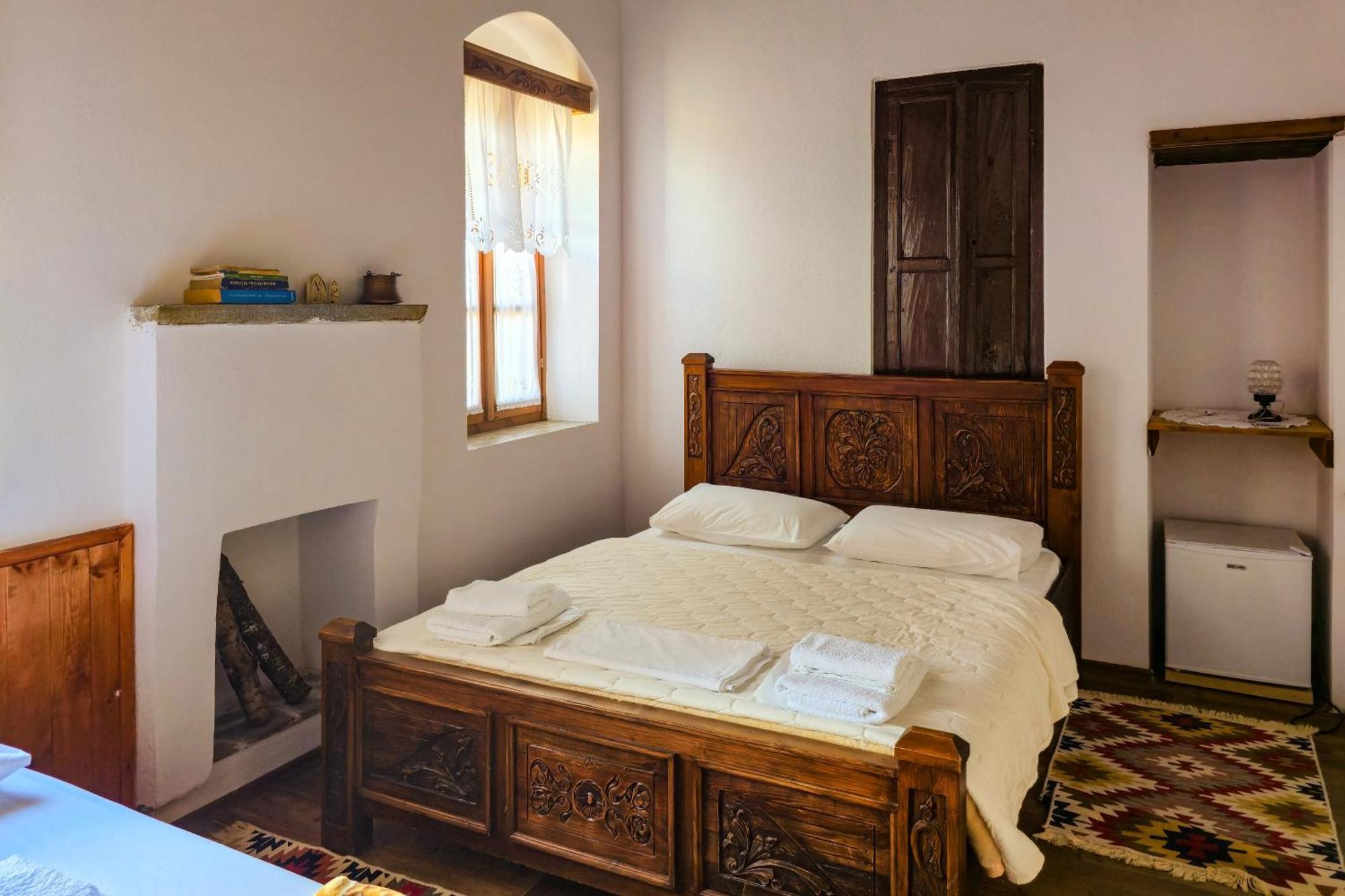 Silver Hill Guesthouse Гірокастра Екстер'єр фото