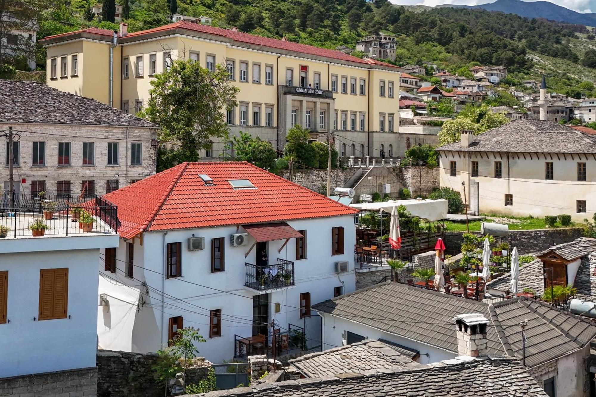 Silver Hill Guesthouse Гірокастра Екстер'єр фото